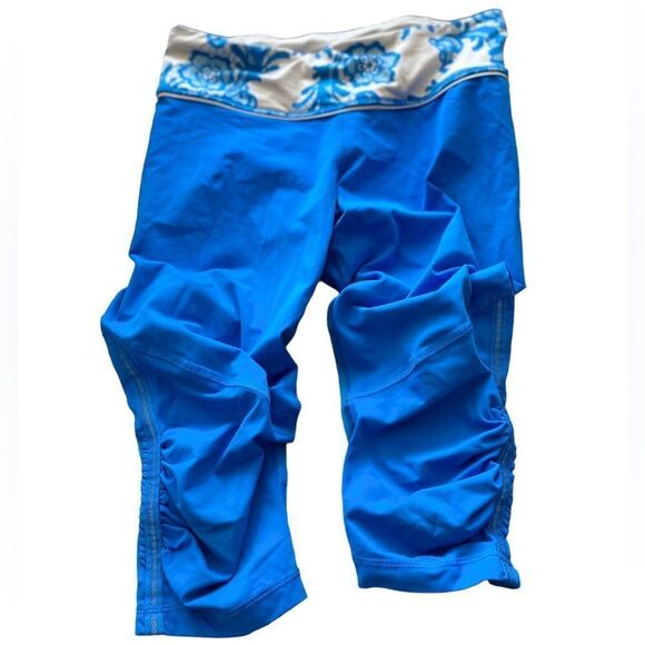 Lululemon size 8 Capri 18” inseam yoga pants turquoise blue. - Picture 1 of 9